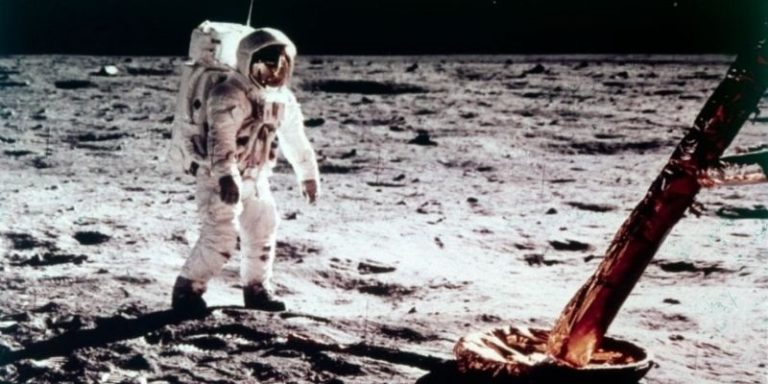 GettyImages-1085289798 Buzz Aldrin on moon