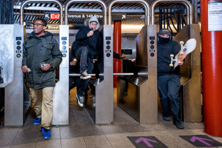 Fare Evaders Beware New York Mayor to Tackle Subway Crime? LN GenZ