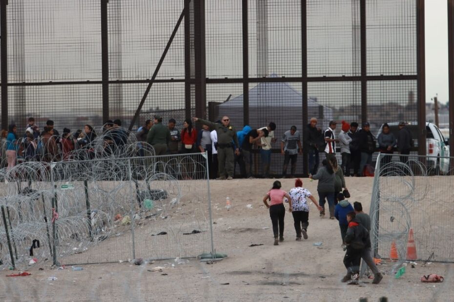Texas Declares Border Invasion – Can They Do That? | LN GenZ