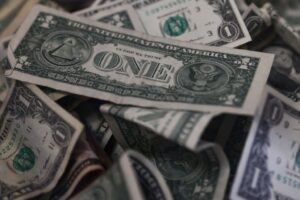 GettyImages-2161596817 cash