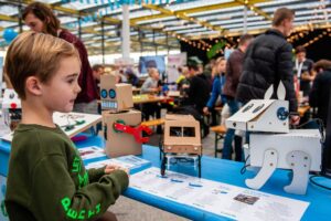 GettyImages-1184289970 robot