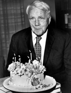 GettyImages-2188540015 Robert Frost