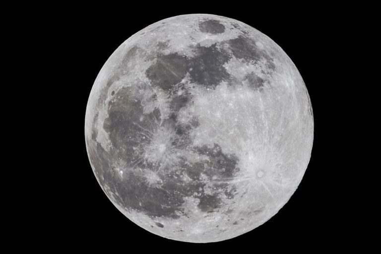 GettyImages-2239706982 moon