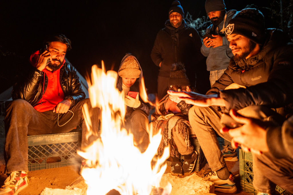 GettyImages-2192508322 campfire