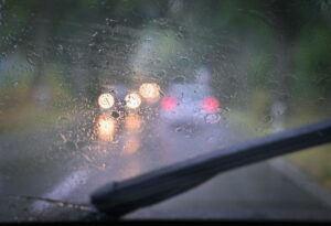 GettyImages-2170330924 windshield wipers